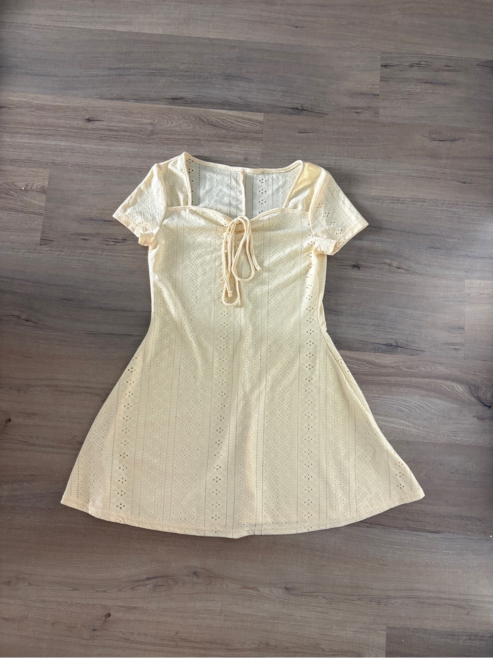 Women's yellow Eyelet Tie-Front Short Sleeve Dress